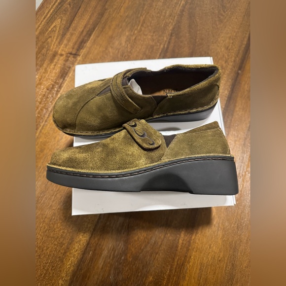 NAOT NEW Women's 9 EU 40 Olive Green Brown Suede Slip-On Mary Jane Clog Shoes - Picture 9 of 10
